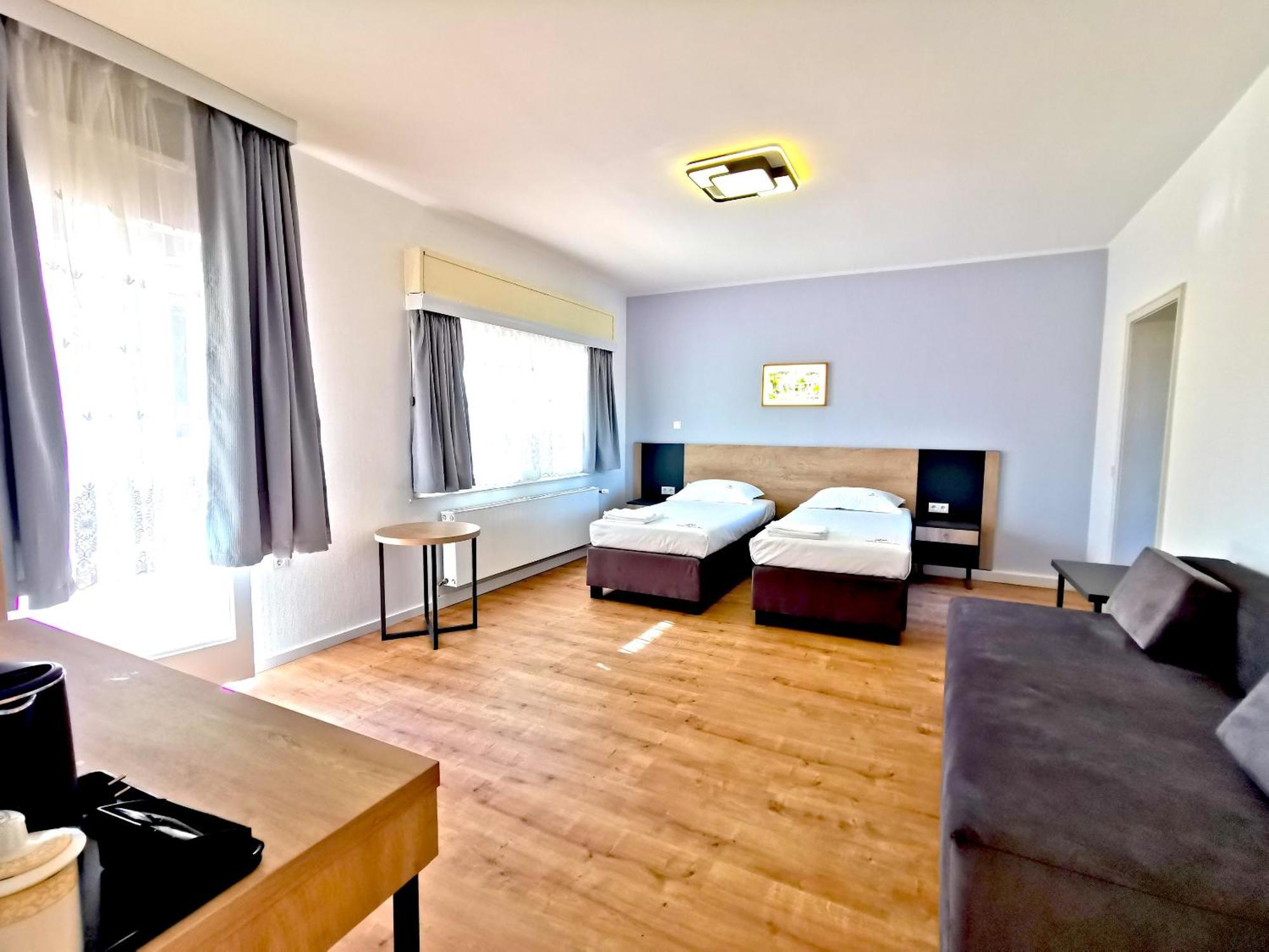 Home Inn Hotel Dormagen Room photo